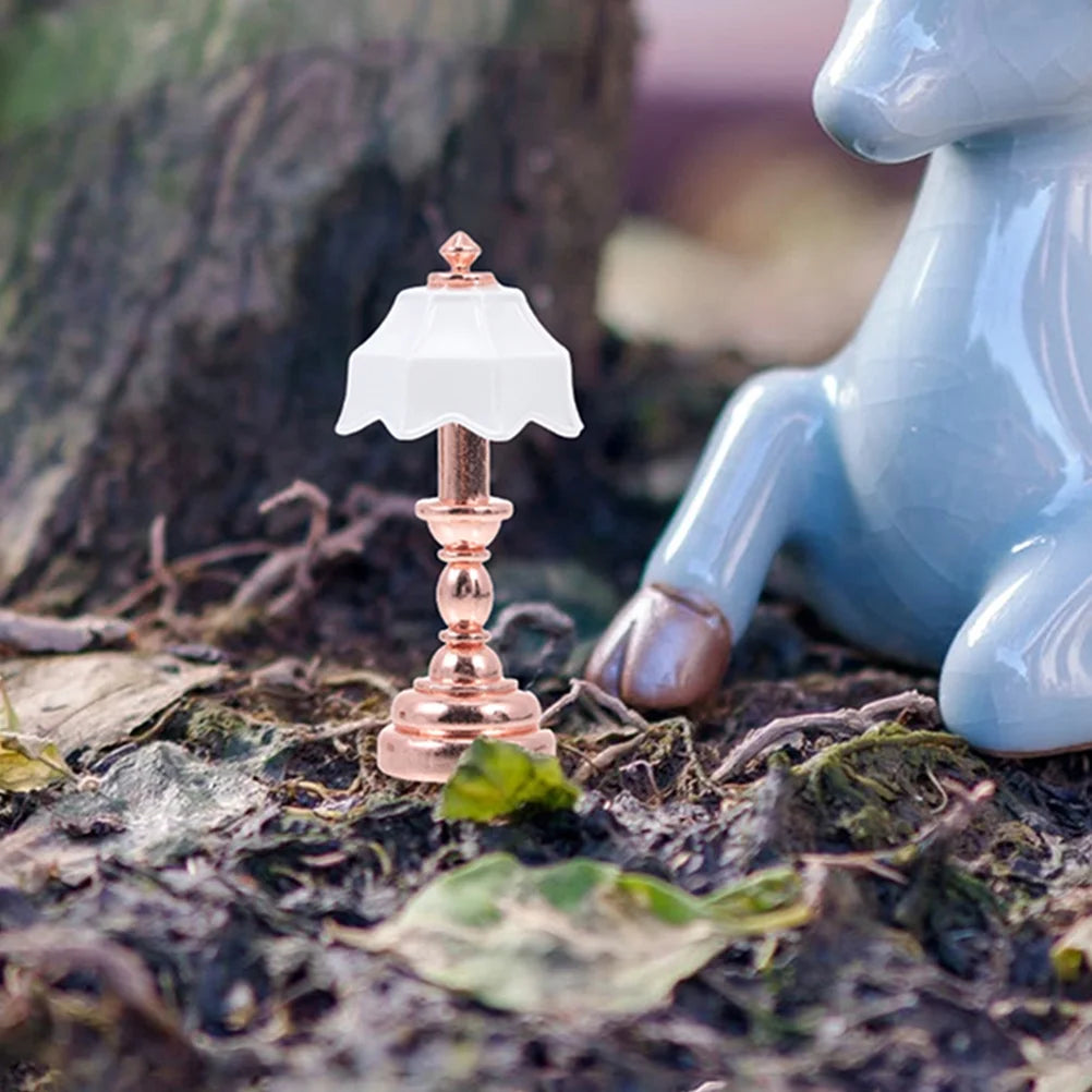 Vintage 4 Pcs Tiny Miniature Lamps For Dollhouse Iron M6120