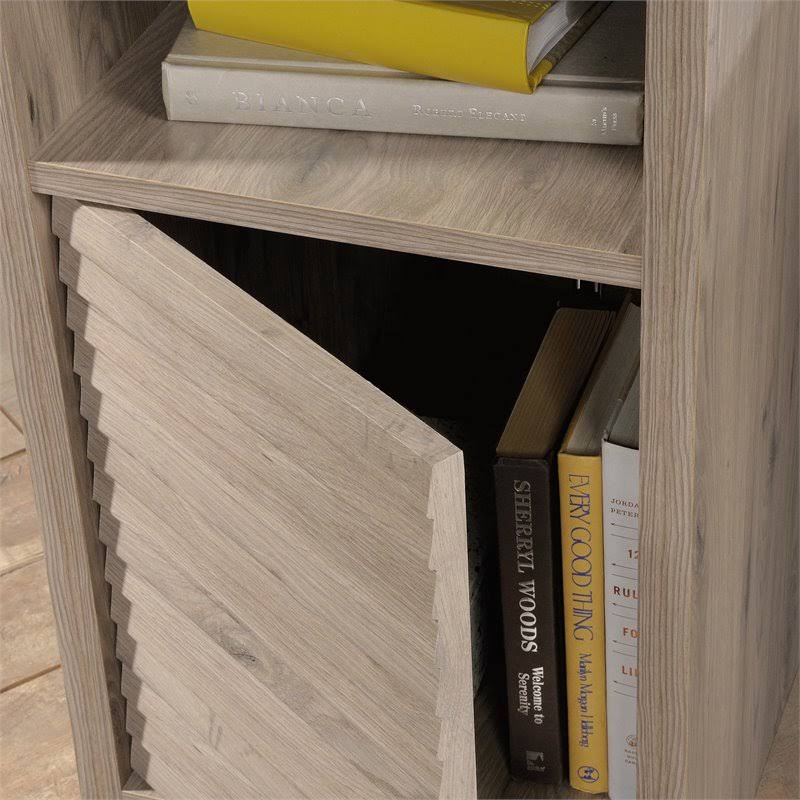 Laurel Oak Side Table M688228