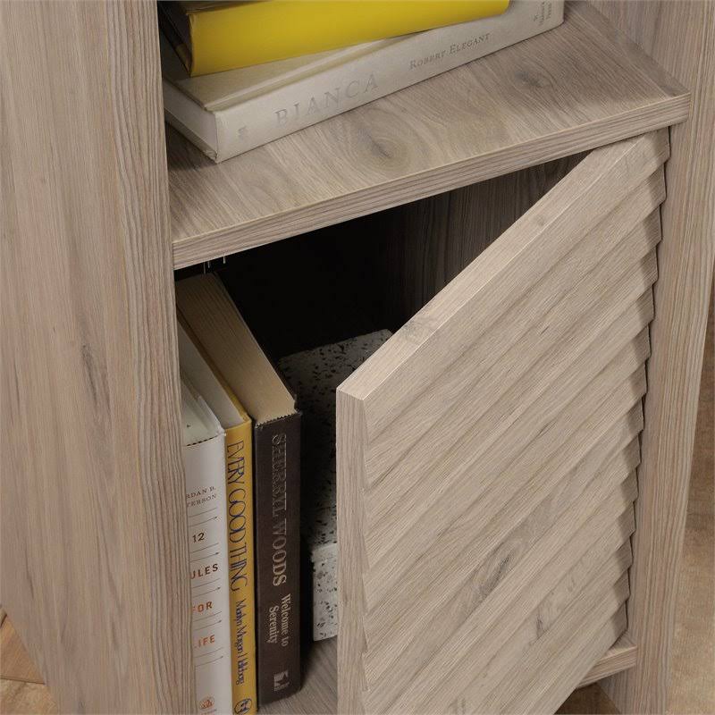 Laurel Oak Side Table M688228