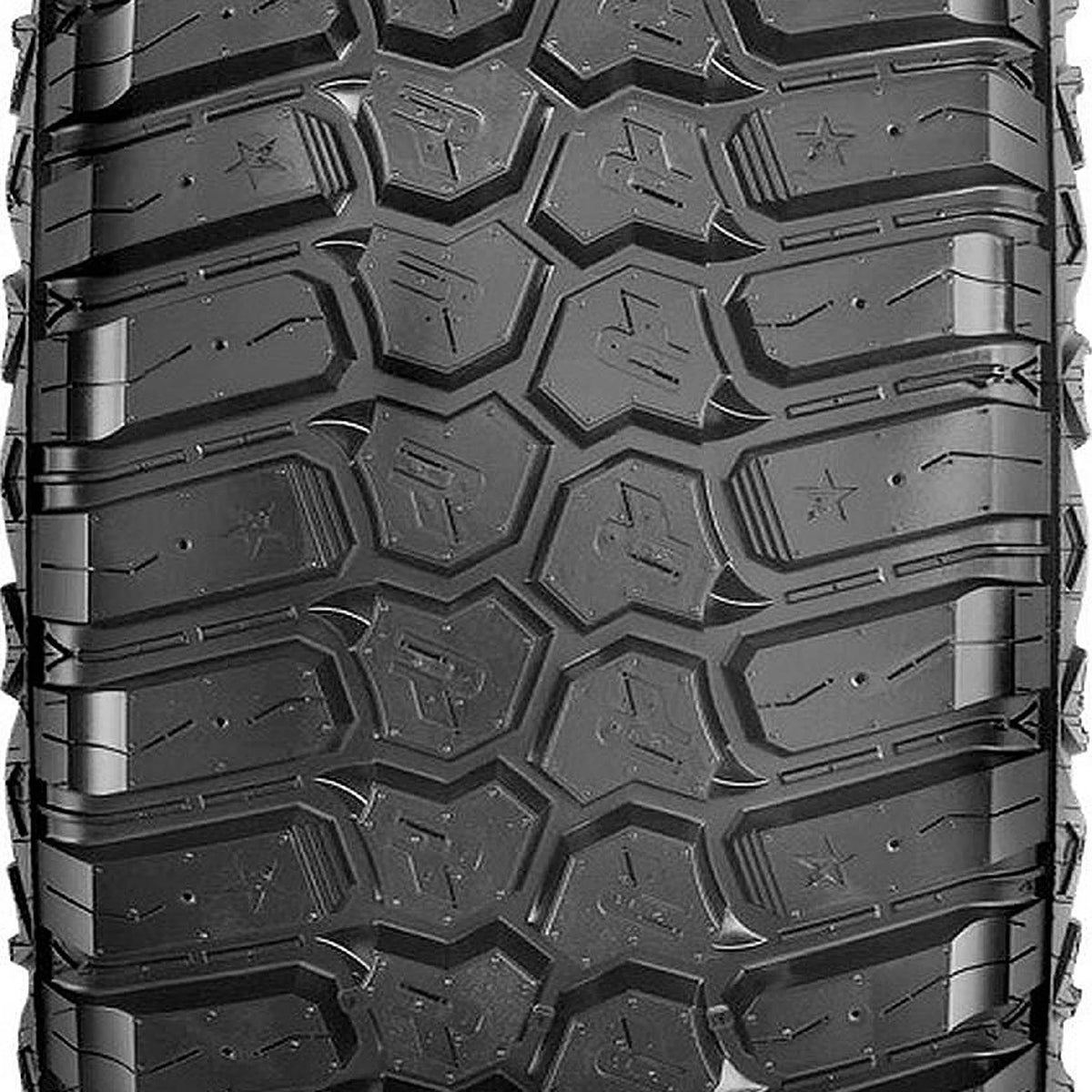 Mud Terrain Light Truck Tire P889