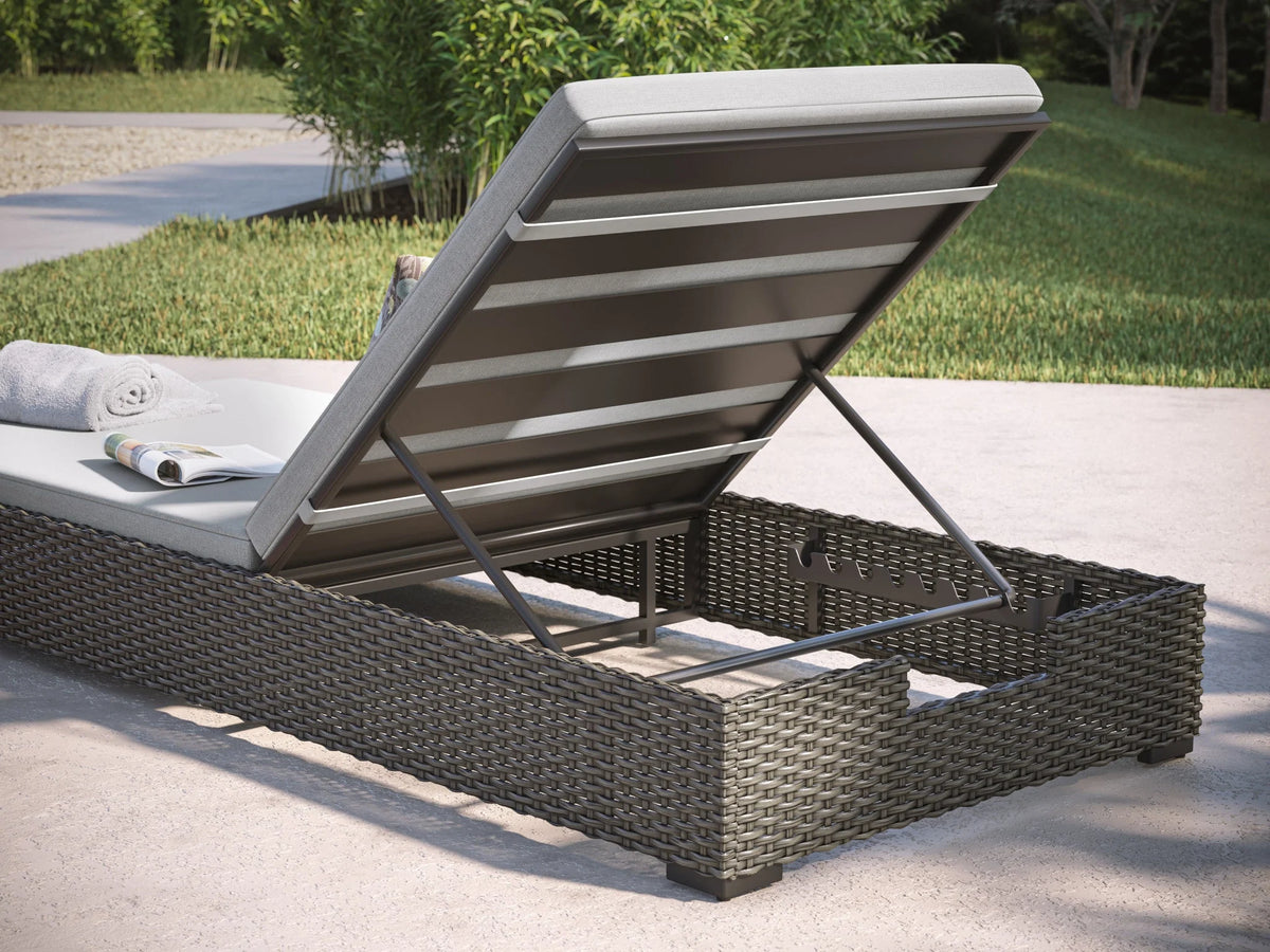 Brown Rattan Outdoor Chaise Lounge T373389