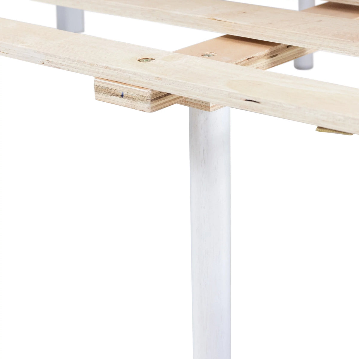White Acacia Wood Queen Bed J571739